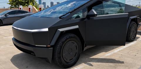 Tesla Cybertruck 2026