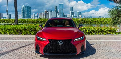 Lexus IS 2025
