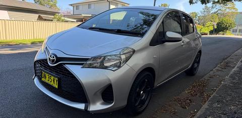 Toyota YARIS 2015