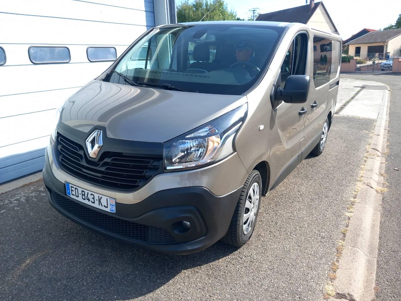 Renault TRAFIC III 2016 à Ostheim