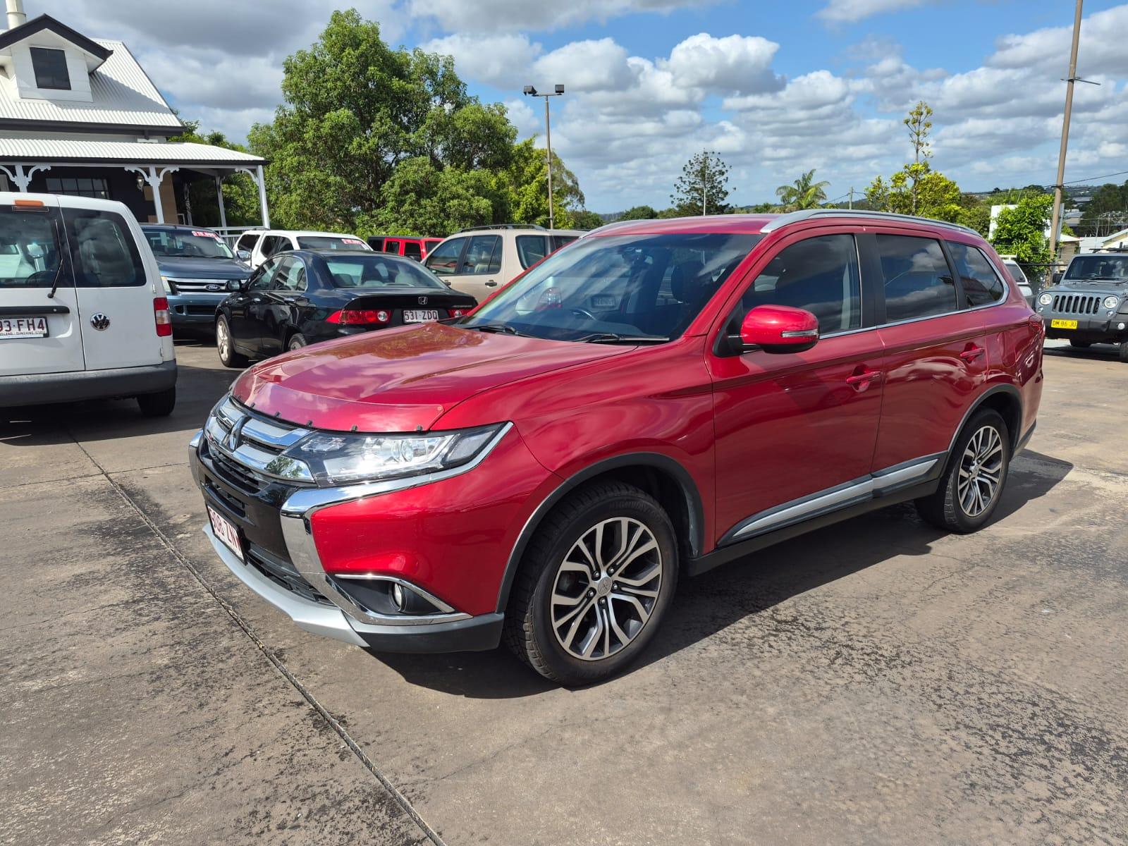 Mitsubishi OUTLANDER 2016 in Moorooka