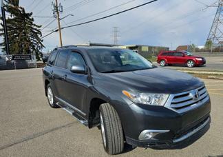 Toyota Highlander car