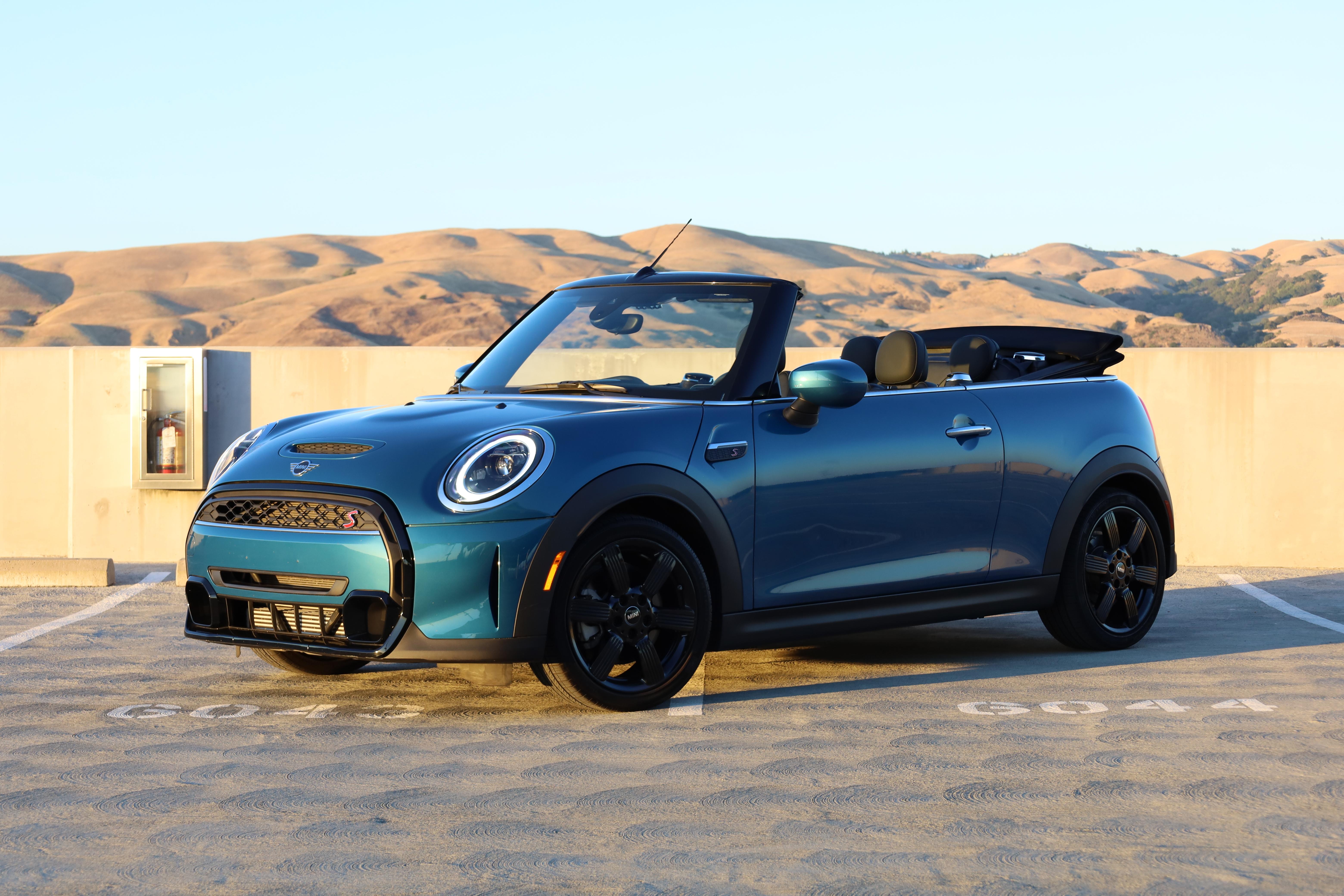 MINI Convertible 2023 in Burlingame, CA