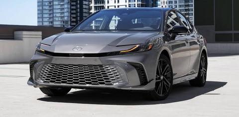 Toyota Camry Hybrid 2026