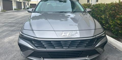 Hyundai Elantra 2024