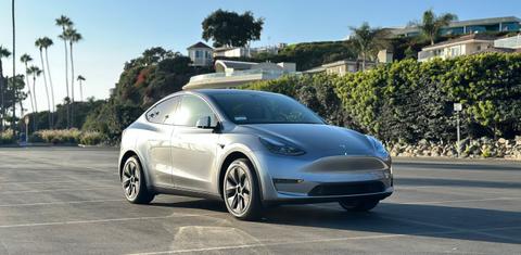 Tesla Model Y 2024