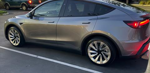 Tesla Model Y 2026