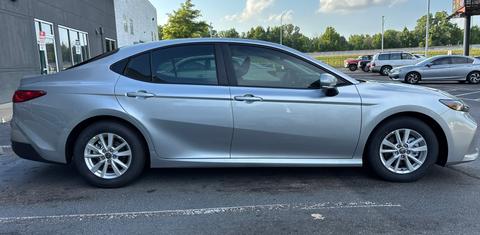 Toyota Camry Hybrid 2025