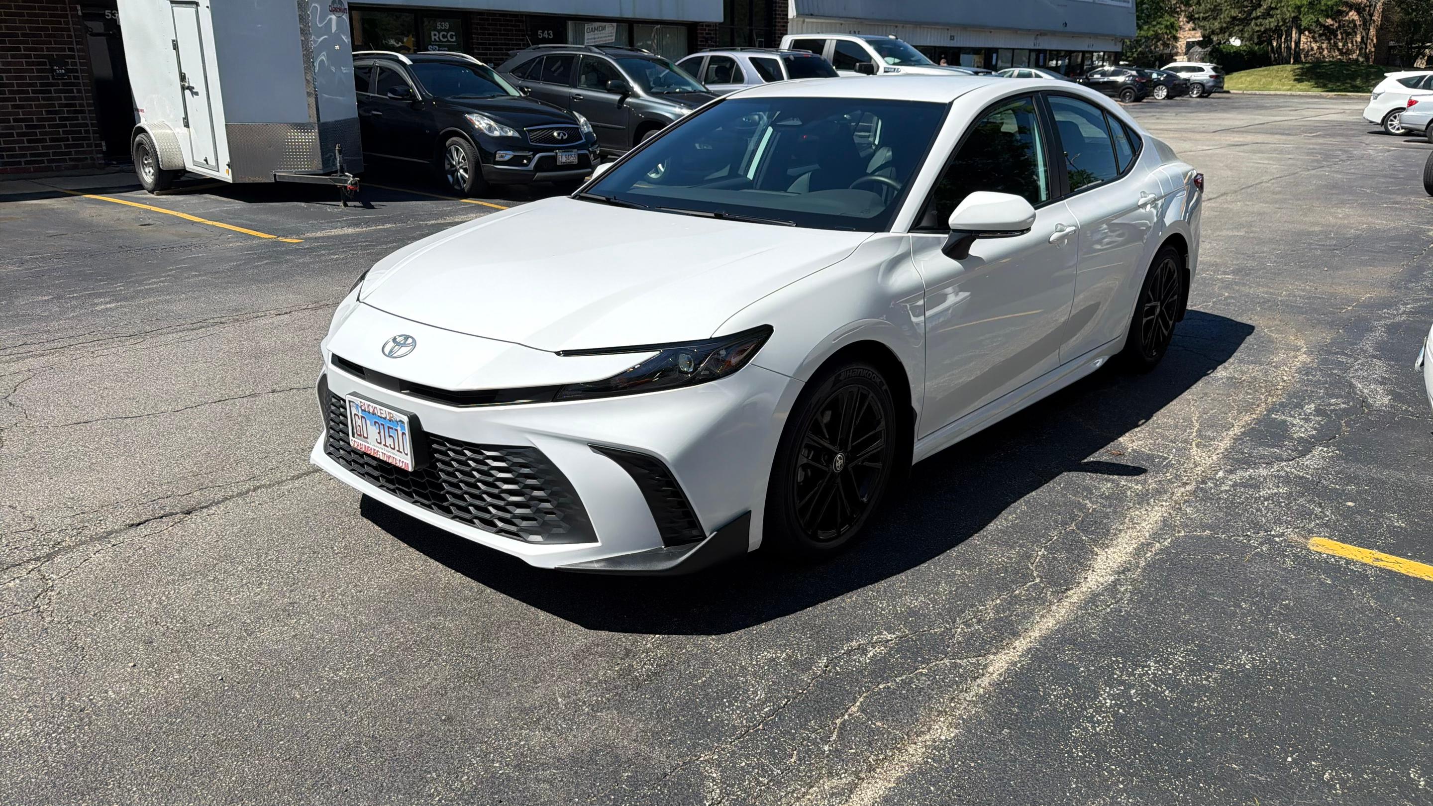 Toyota Camry Hybrid 2026 in Schaumburg, IL
