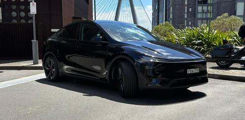 Tesla MODEL Y 2025