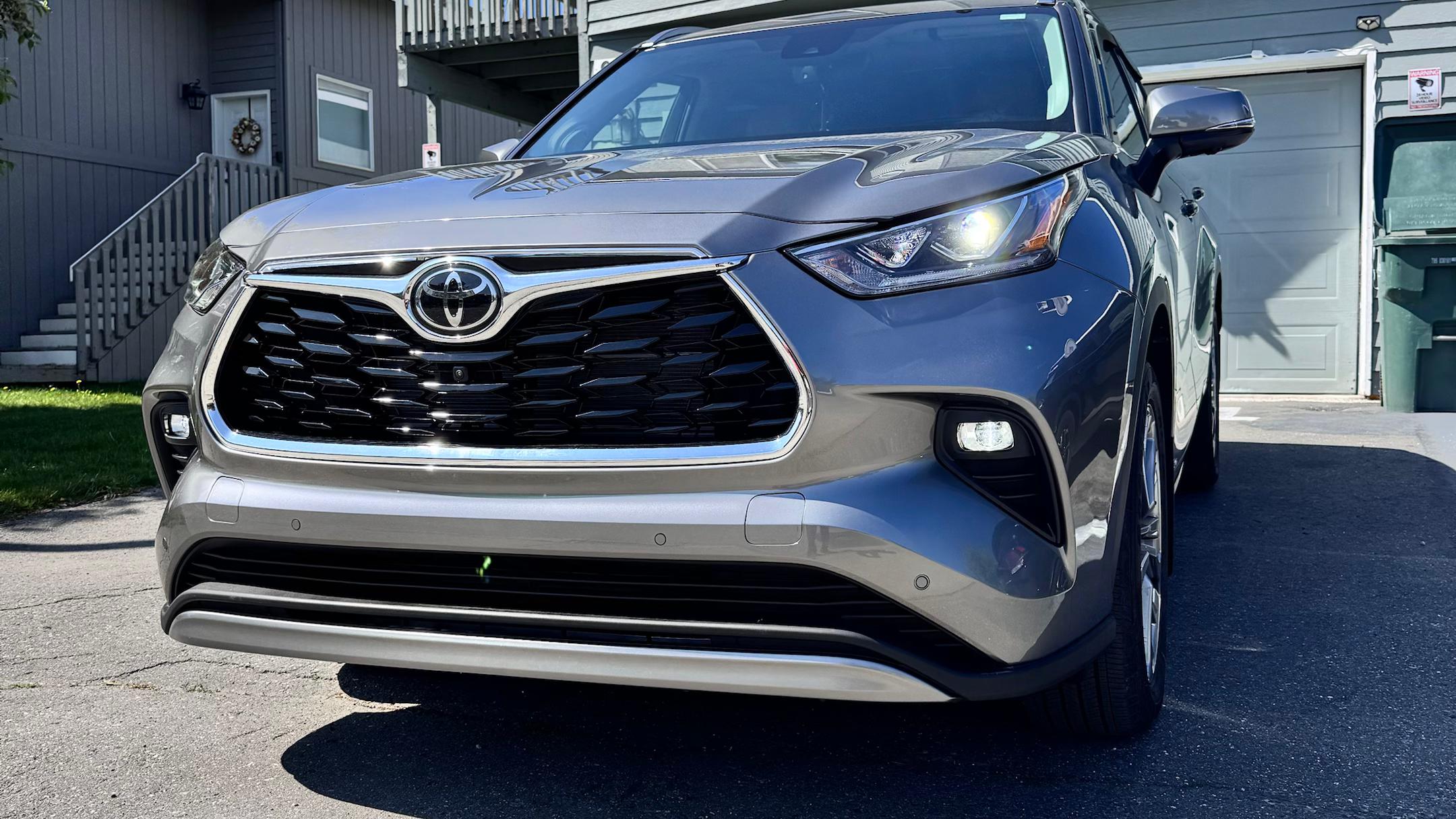 Toyota Highlander Hybrid 2025 in Anchorage, AK