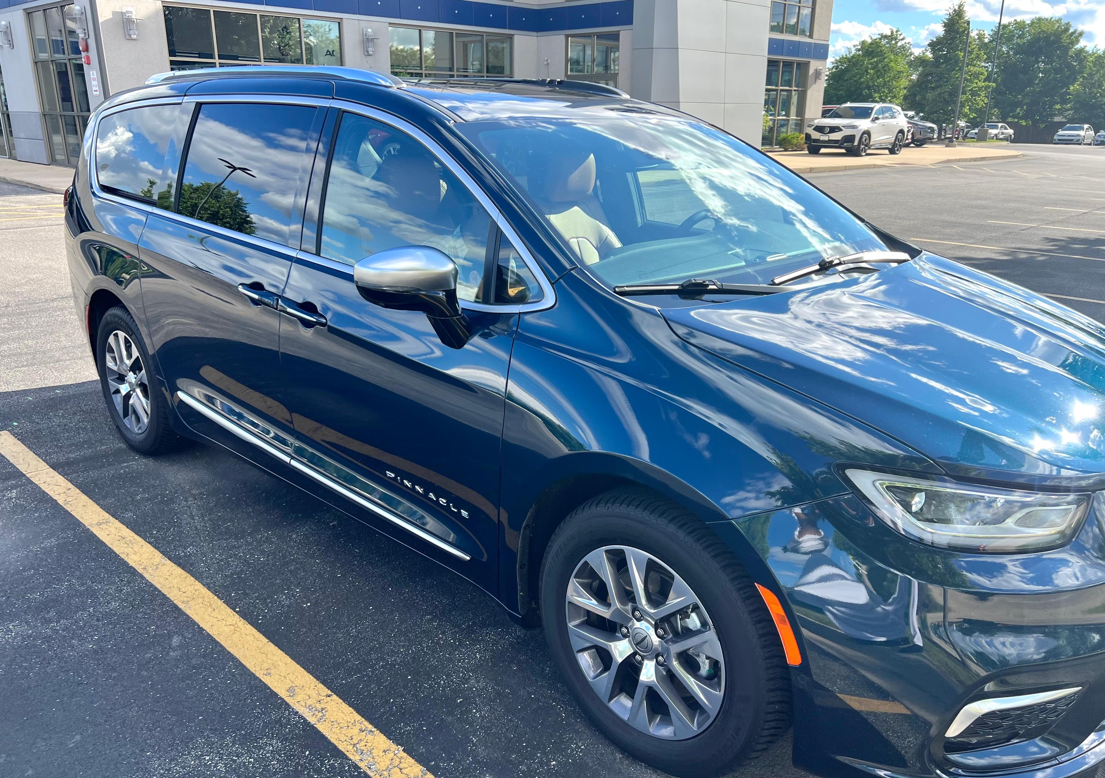 Chrysler Pacifica 2023 in Chicago, IL