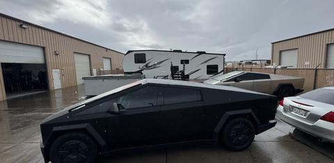 Tesla Cybertruck 2025