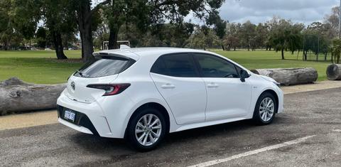 Toyota COROLLA 2025