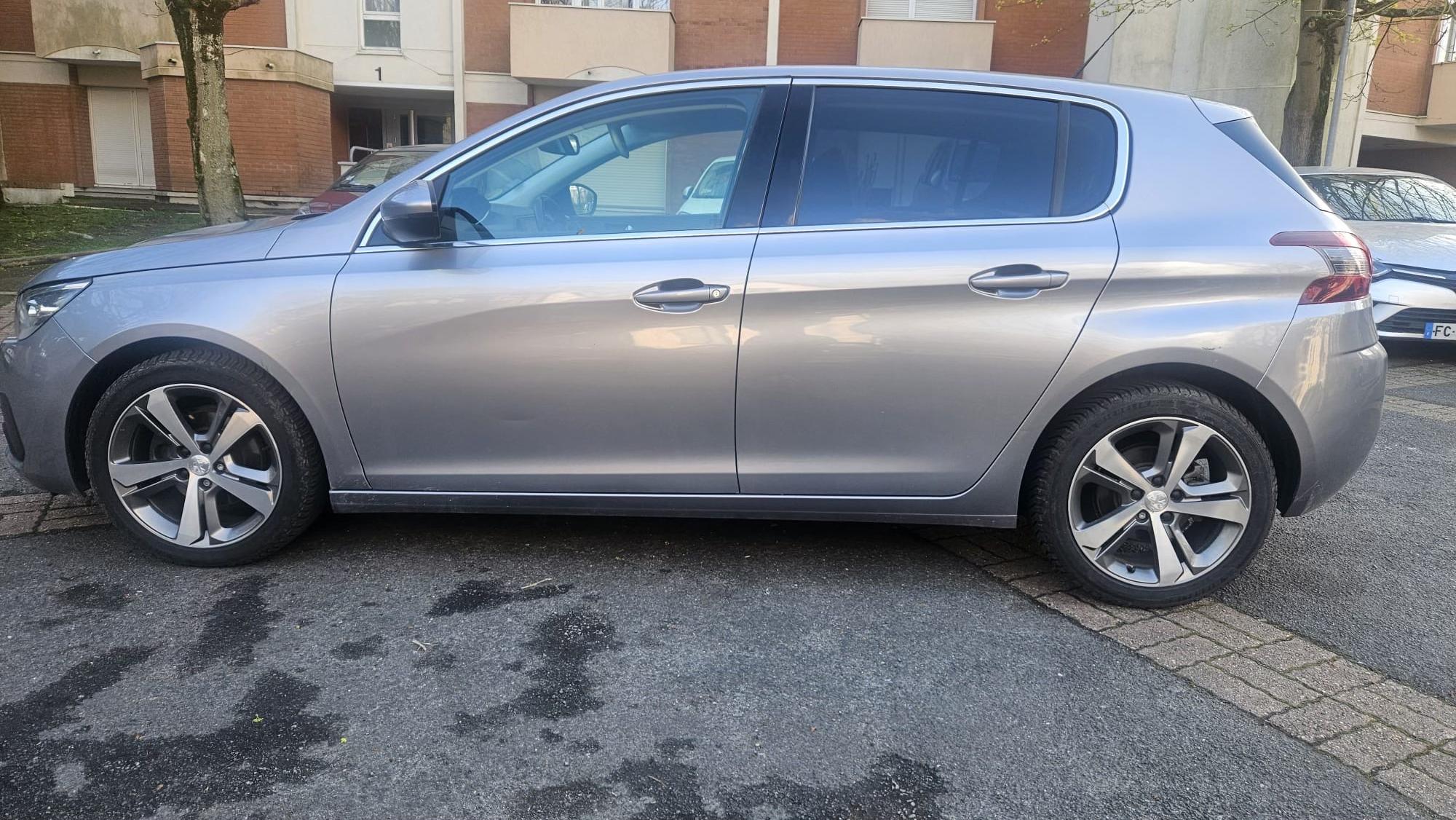 Peugeot 308 2020 à Eaubonne