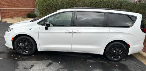 Chrysler Pacifica 2024
