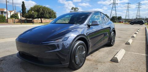 Tesla Model Y 2026