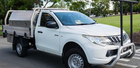 Mitsubishi TRITON 2015