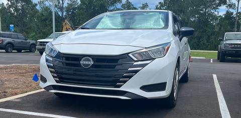 Nissan Versa 2024