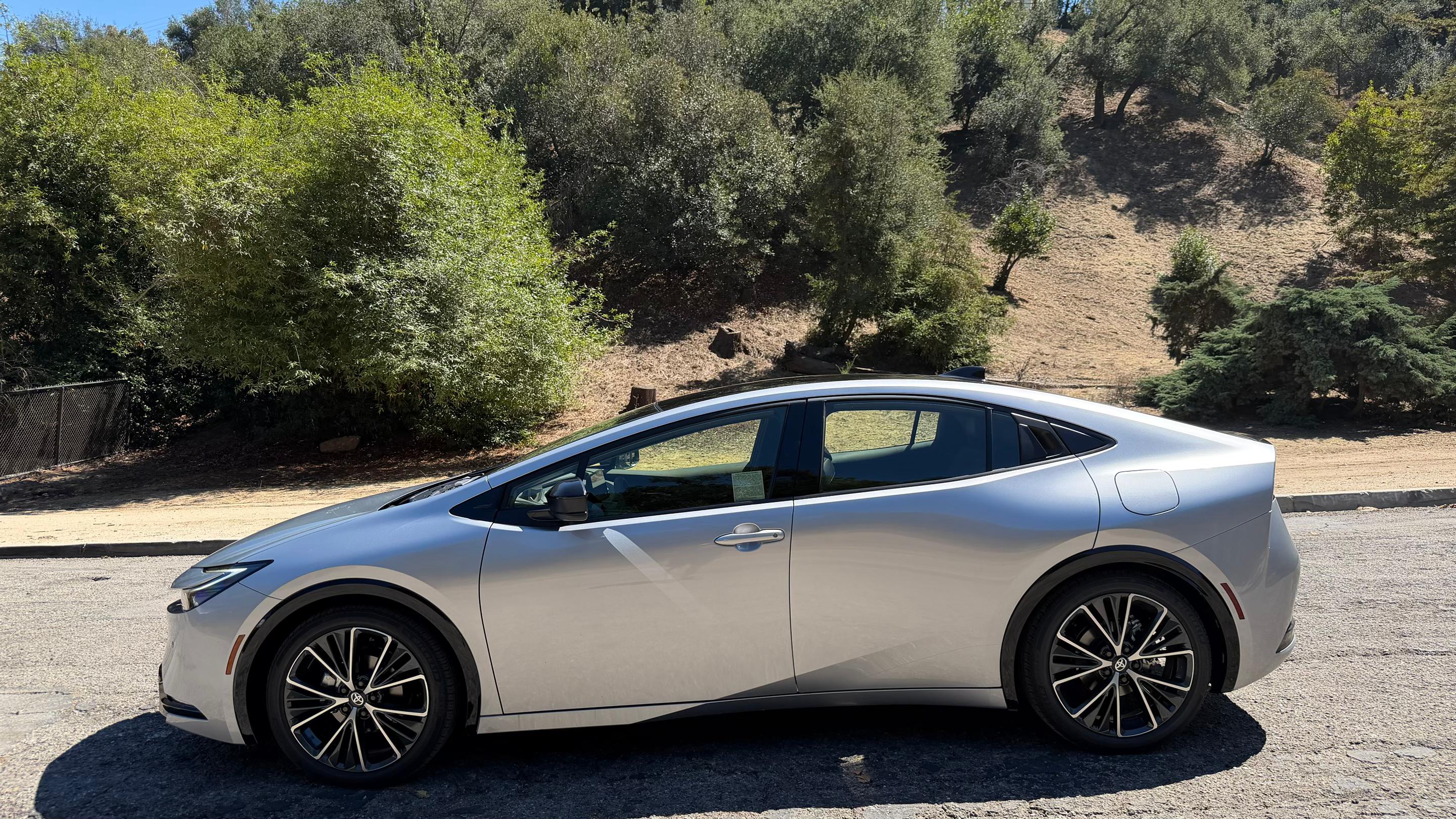 Toyota Prius 2027 in Los Angeles, CA