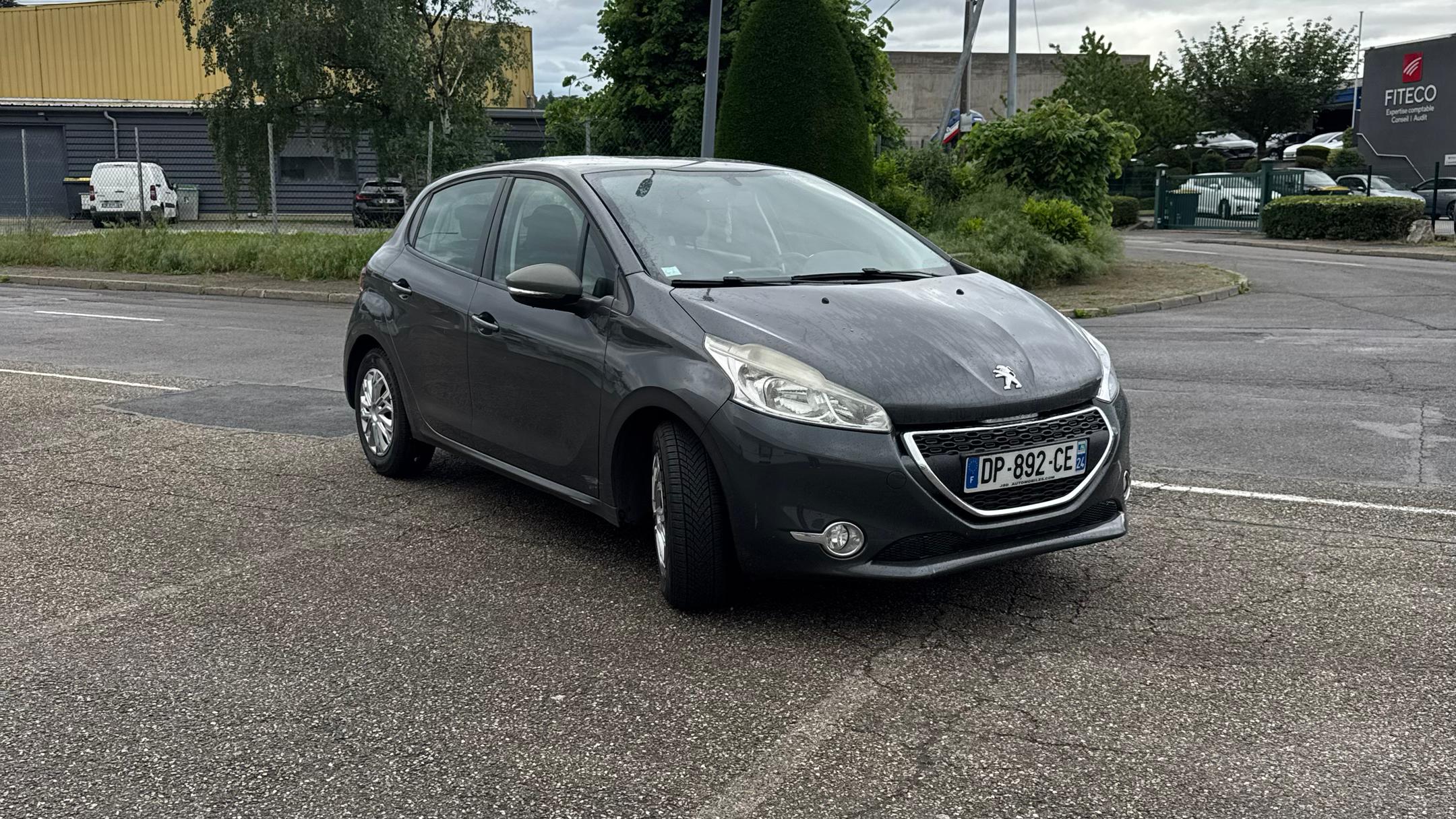 Peugeot 208 2015 à Saint-Étienne