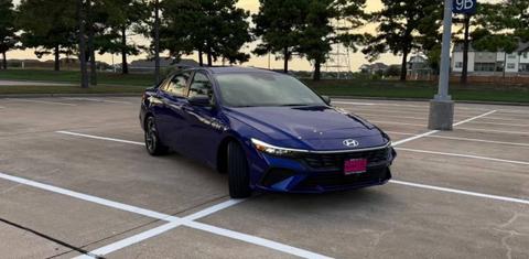 Hyundai Elantra Hybrid 2025