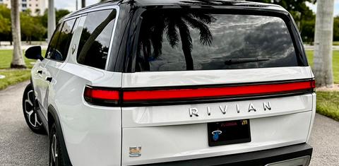 Rivian R1S 2024