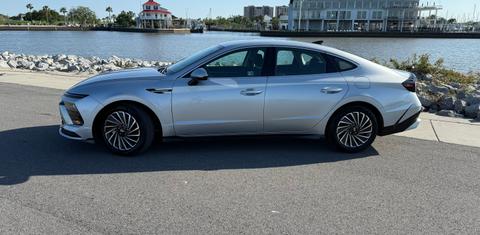 Hyundai Sonata Hybrid 2024