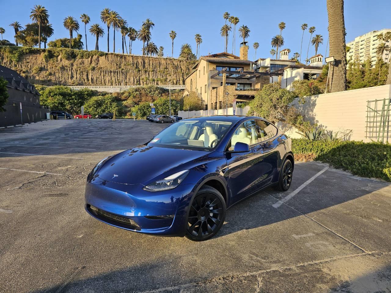 Tesla Model Y 2024 in Los Angeles, CA