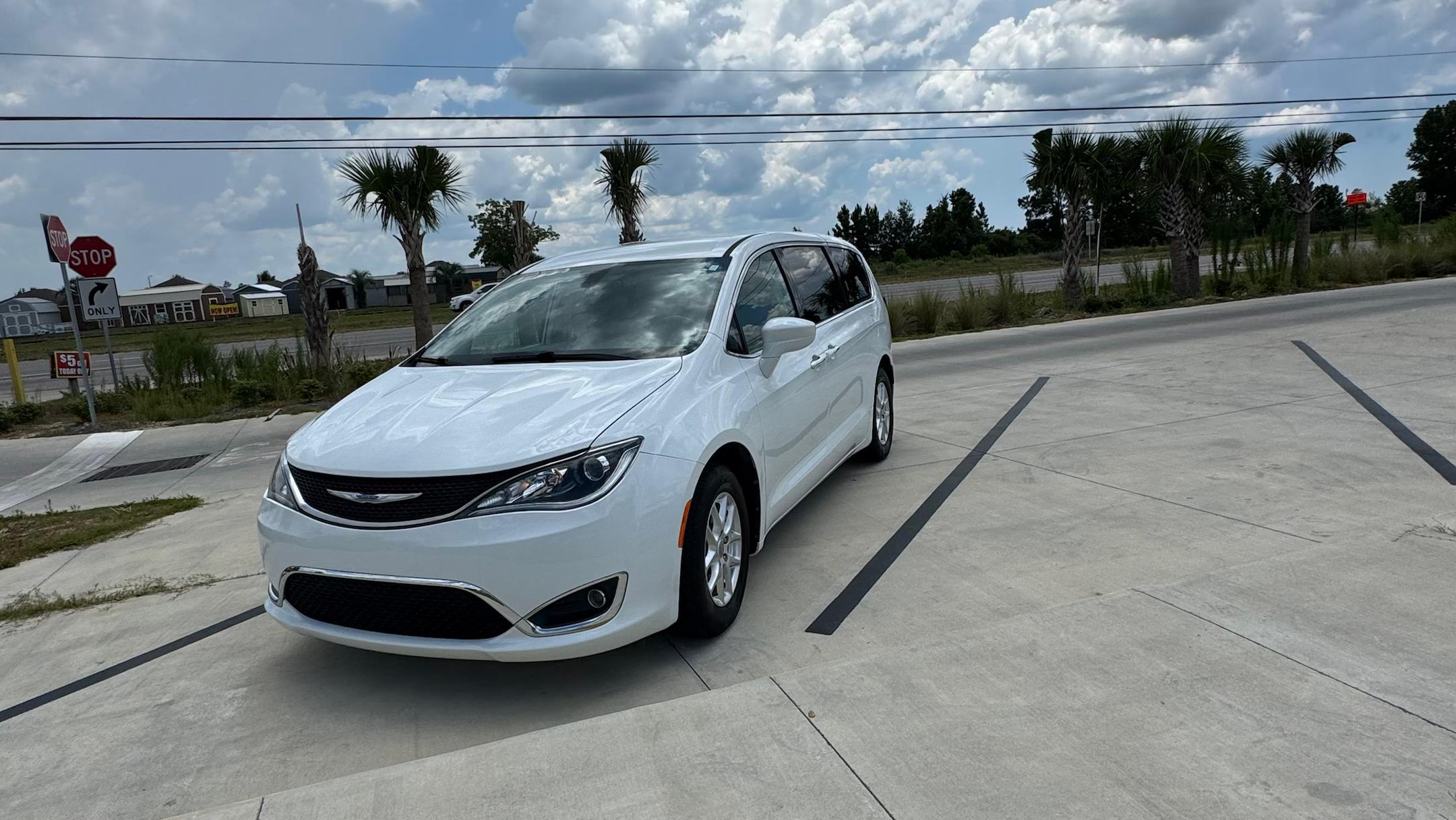 Chrysler Pacifica 2020 in Panama City Beach, FL