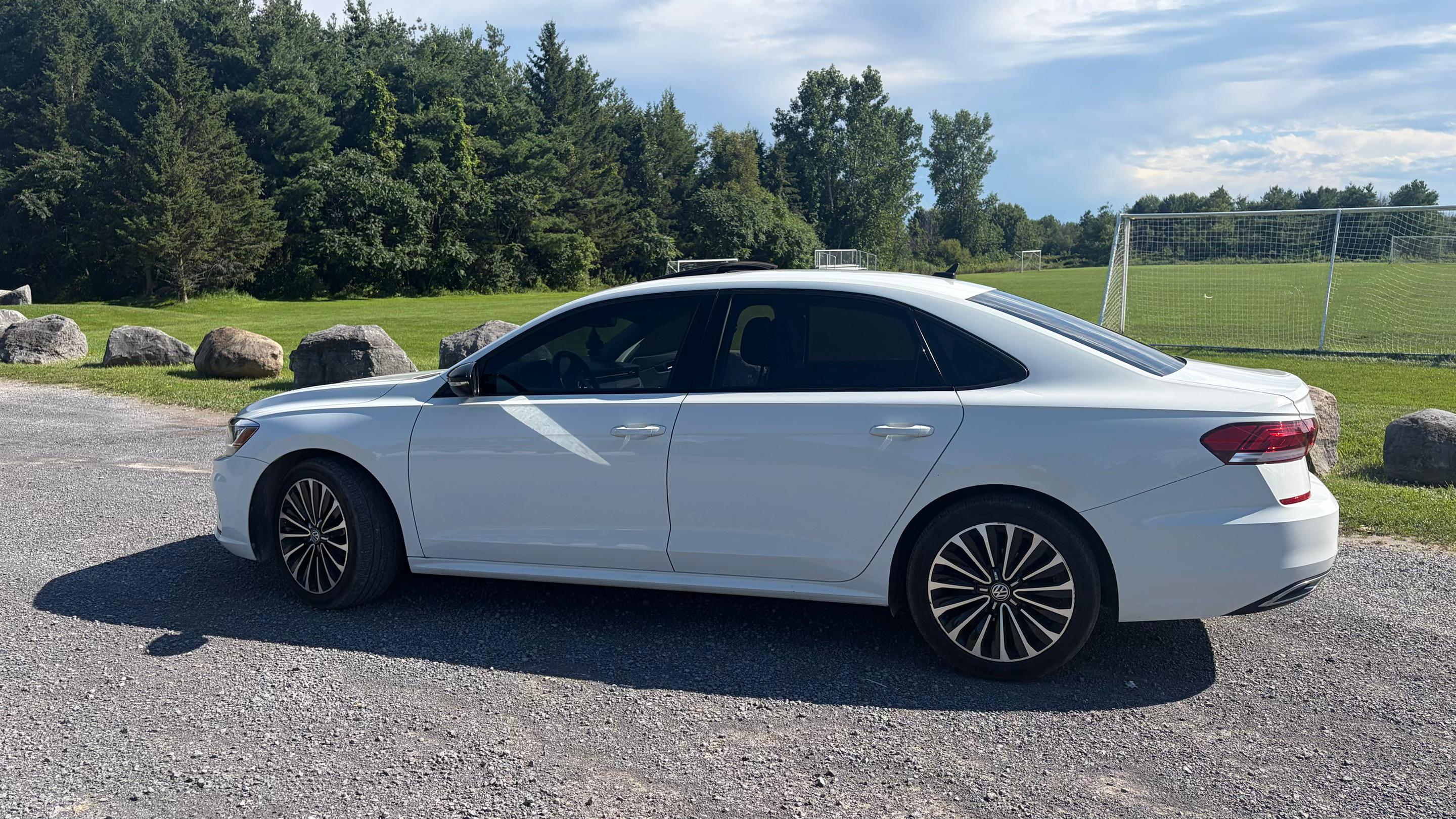 Volkswagen Passat 2021 in Cornwall, ON
