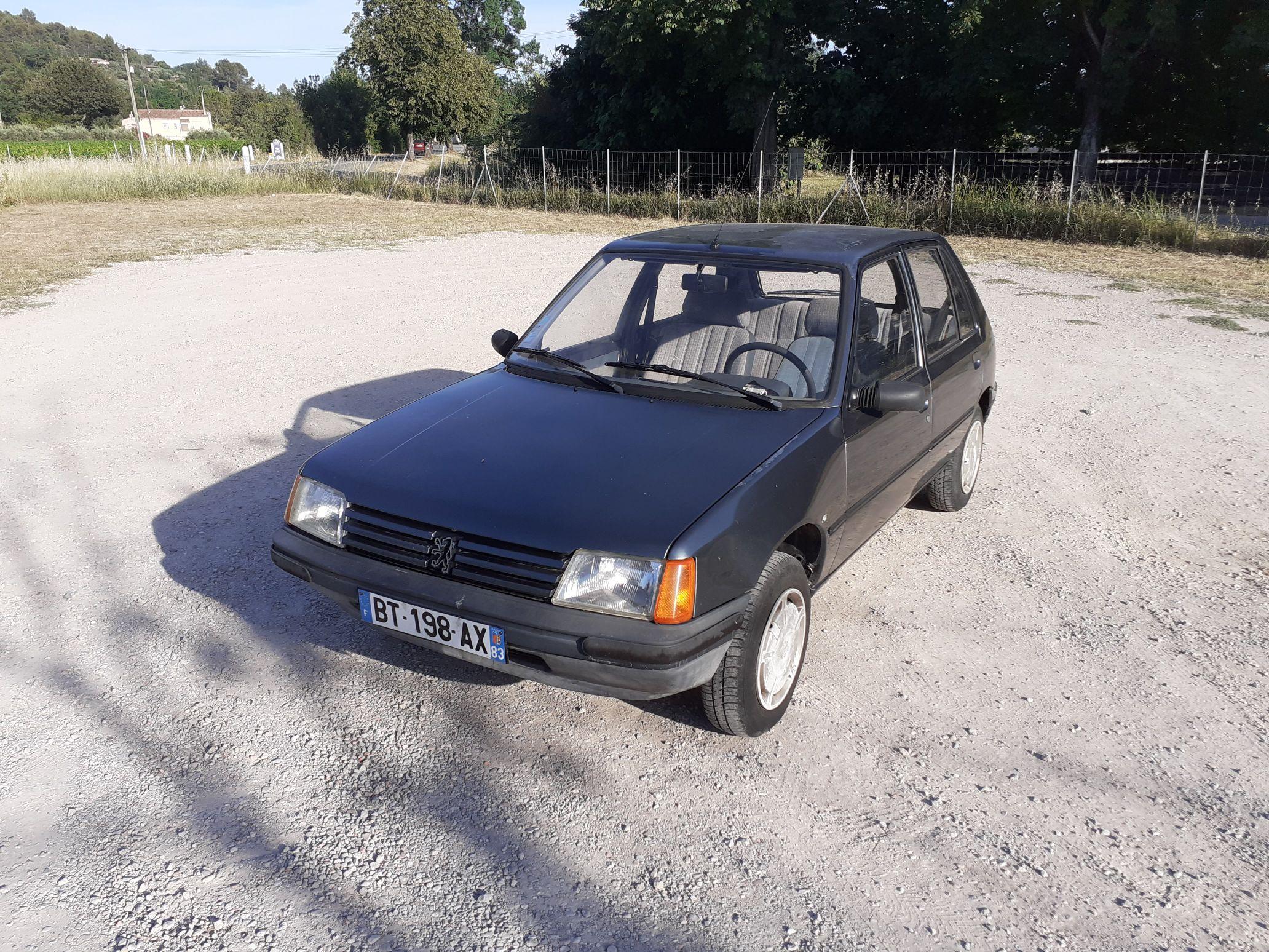 Peugeot 205 1988 à Draguignan