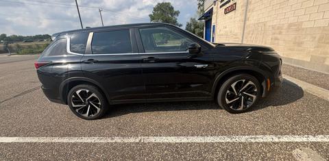 Mitsubishi Outlander PHEV 2023