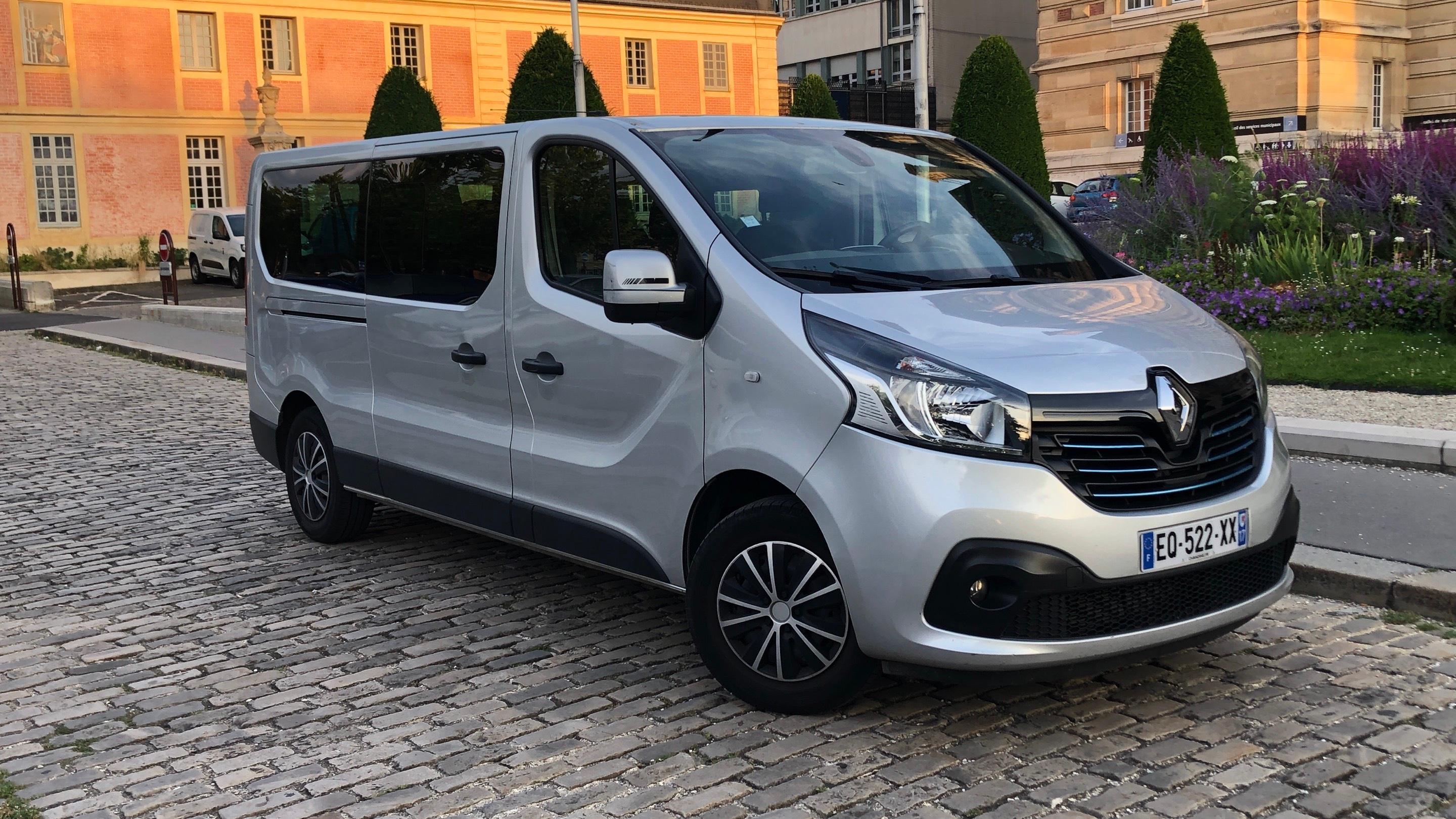 Renault TRAFIC III 2017 à Versailles