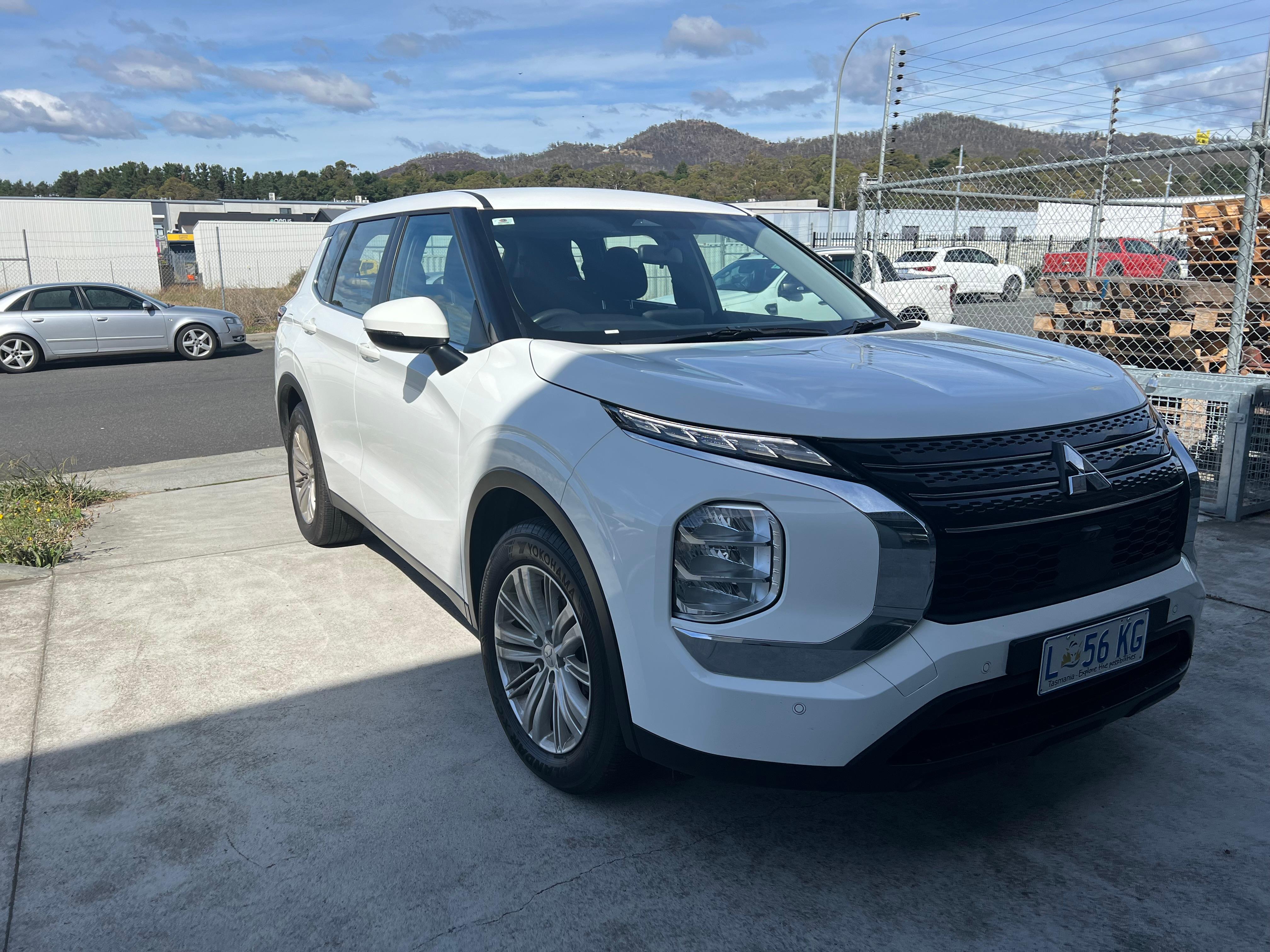 Mitsubishi OUTLANDER 2023 in Cambridge