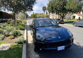 Porsche Macan car