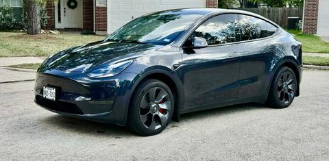 Tesla Model Y 2024