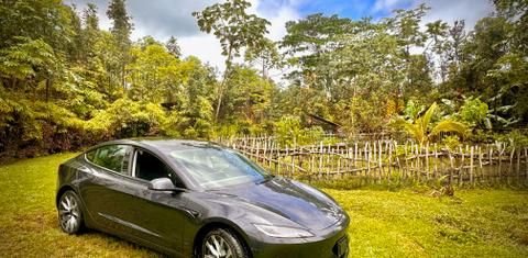 Tesla Model 3 2024