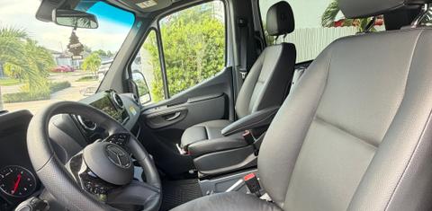 Mercedes-Benz Sprinter 2025