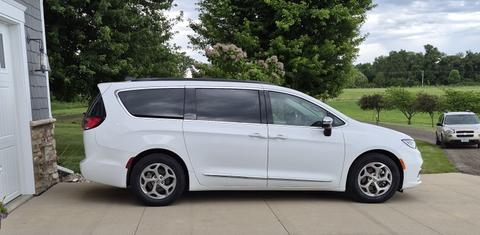 Chrysler Pacifica 2023