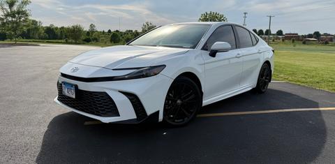 Toyota Camry Hybrid 2025
