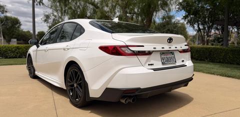 Toyota Camry Hybrid 2025
