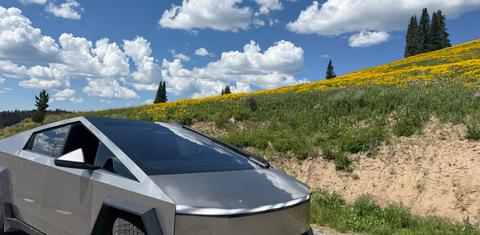 Tesla Cybertruck 2025