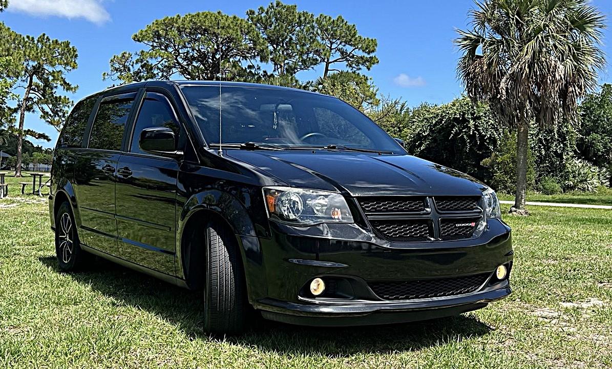 Dodge Grand Caravan 2016 in Pompano Beach, FL