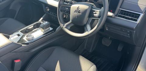 Mitsubishi OUTLANDER 2025