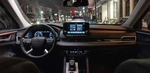 Mitsubishi Outlander 2024