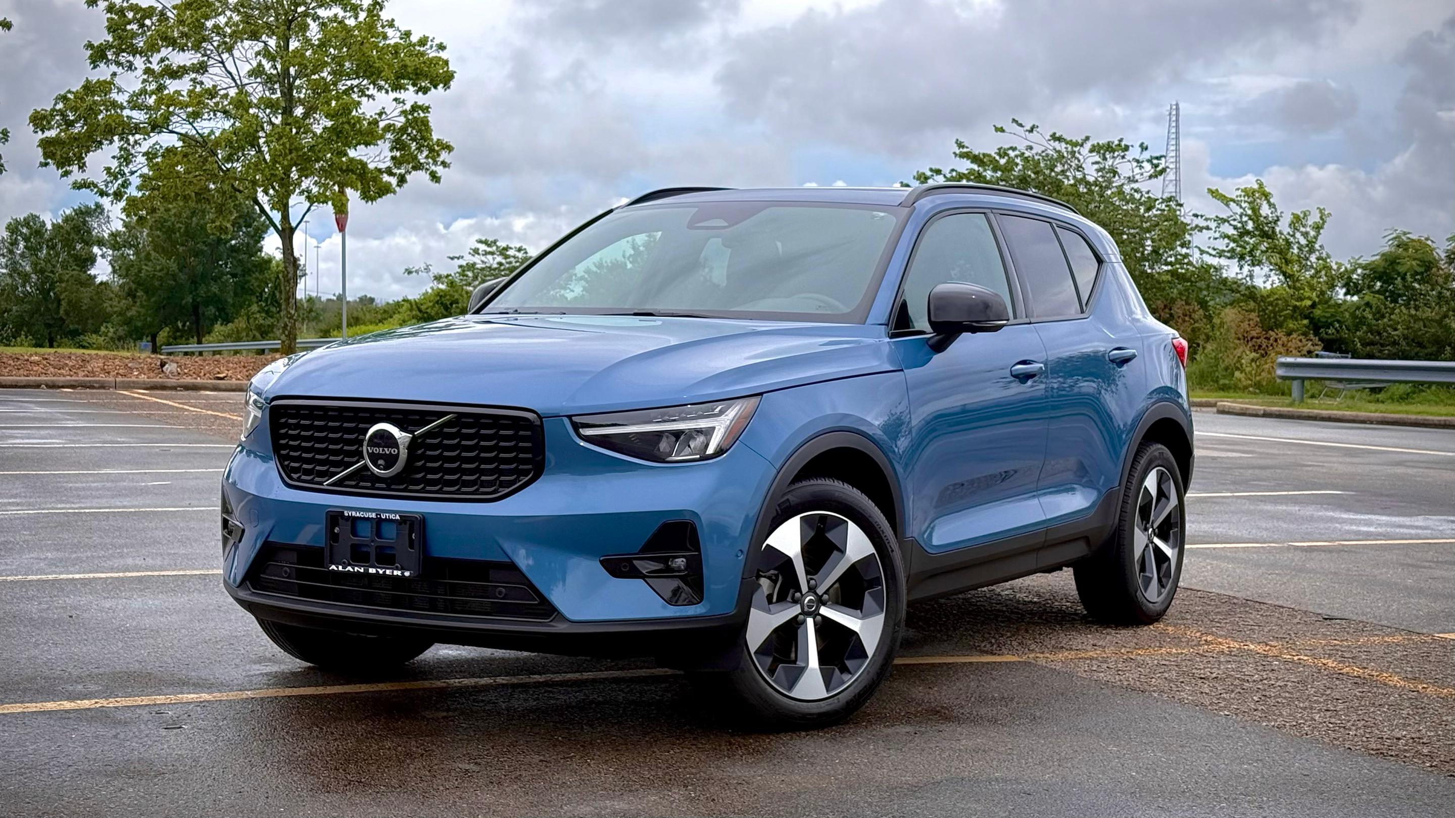 Volvo XC40 2025 in Nashville, TN