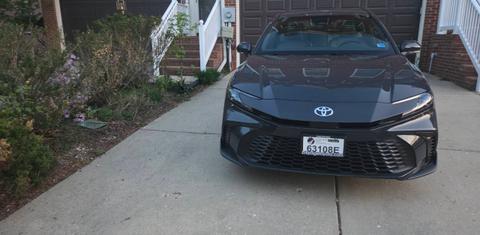 Toyota Camry Hybrid 2026