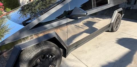 Tesla Cybertruck 2025