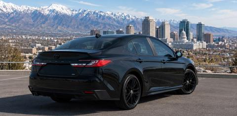Toyota Camry Hybrid 2025